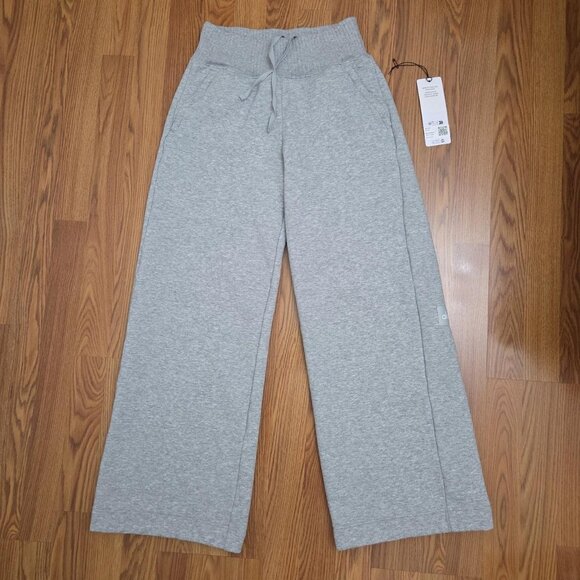Alo Yoga Cropped Serenity Coverup And Serenity Wide Leg Sweatpant Grey In Set - Picture 5 of 7